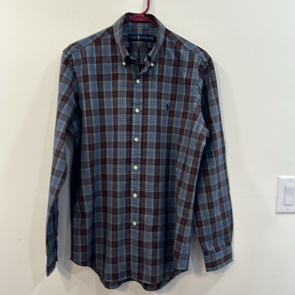 Ralph Lauren long sleeve button down shirt
100% cotton. Size Medium - Picture 2 of 7